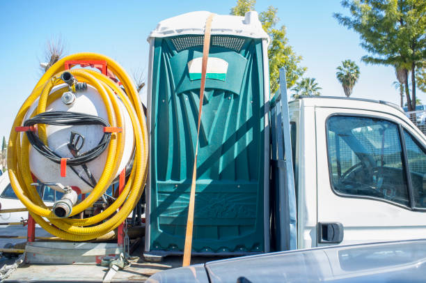 Best Portable restroom trailer rental  in Leesburg, FL